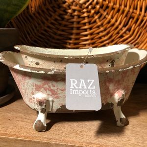 Set of 2 Decorative Bathtubs